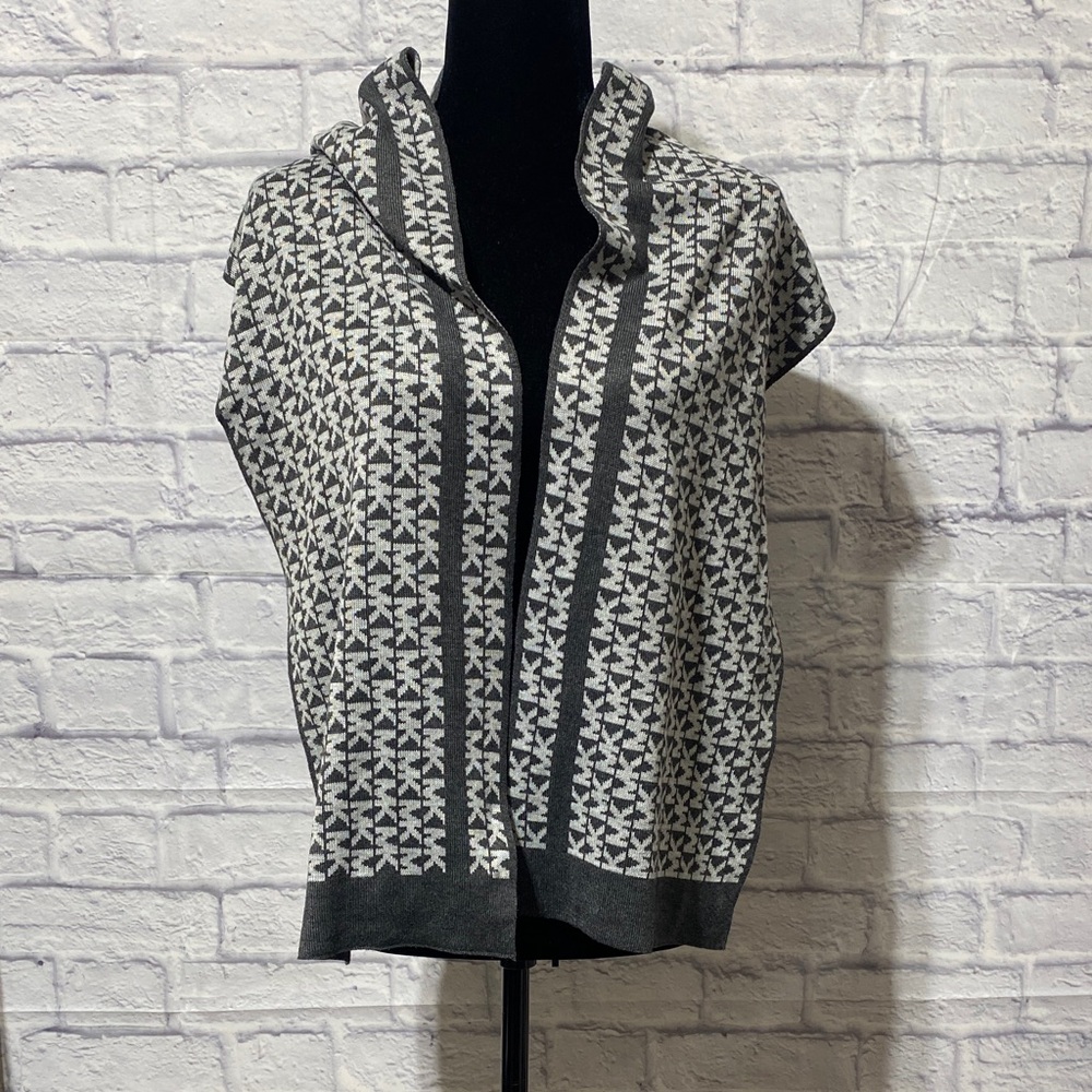 Michael Kors Black and Gray Patterned Knit scarf